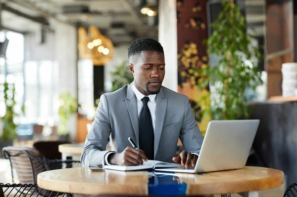 Acquérir des compétences en formation auto entrepreneur avec aecademy