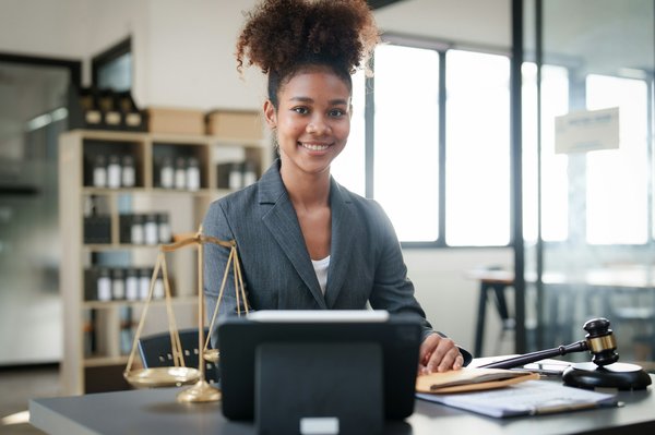 Trouvez le bon avocat grâce à l'annuaire avocat de juriscore
